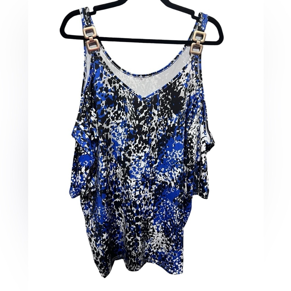 Stylish Boutique Brand Blue and Black Cold Shoulder Women's Top. NWOT